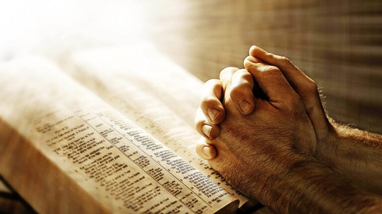 Blessed is the man that heareth me,