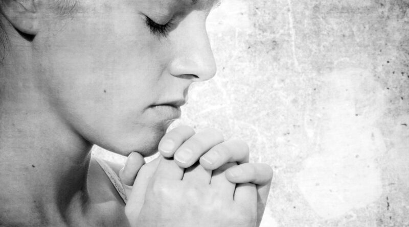 Women received their dead raised to life again: